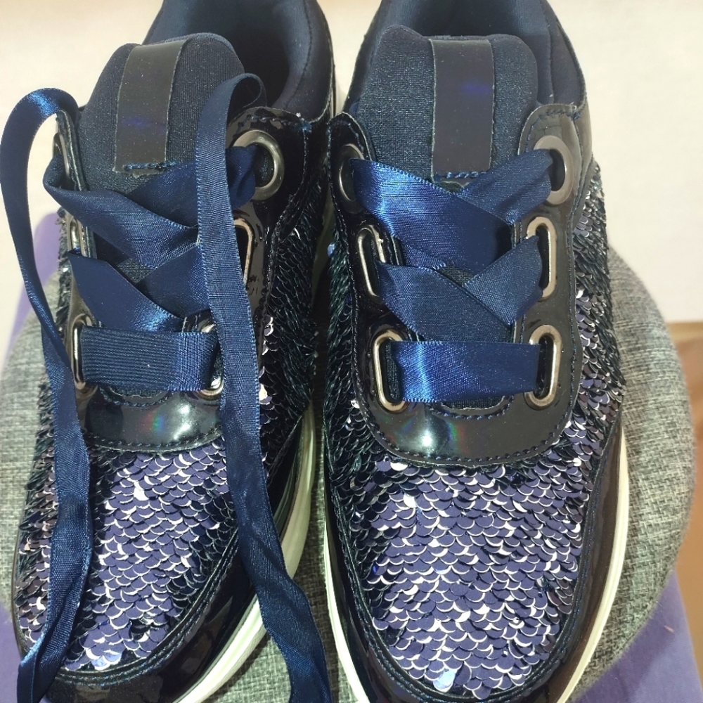 Shoe